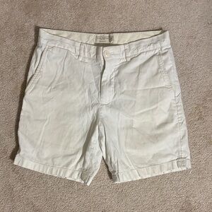 Club Monaco Men's Cream Flat Front Shorts